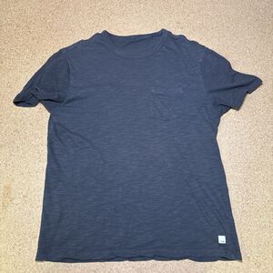Vuori Crew Neck Pocket Tshirt Men's Size M Gray